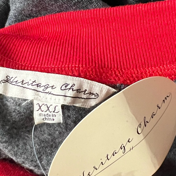 NWT Heritage Charm Women’s Christmas Sweatshirt with Fleece lined - Picture 4 of 5